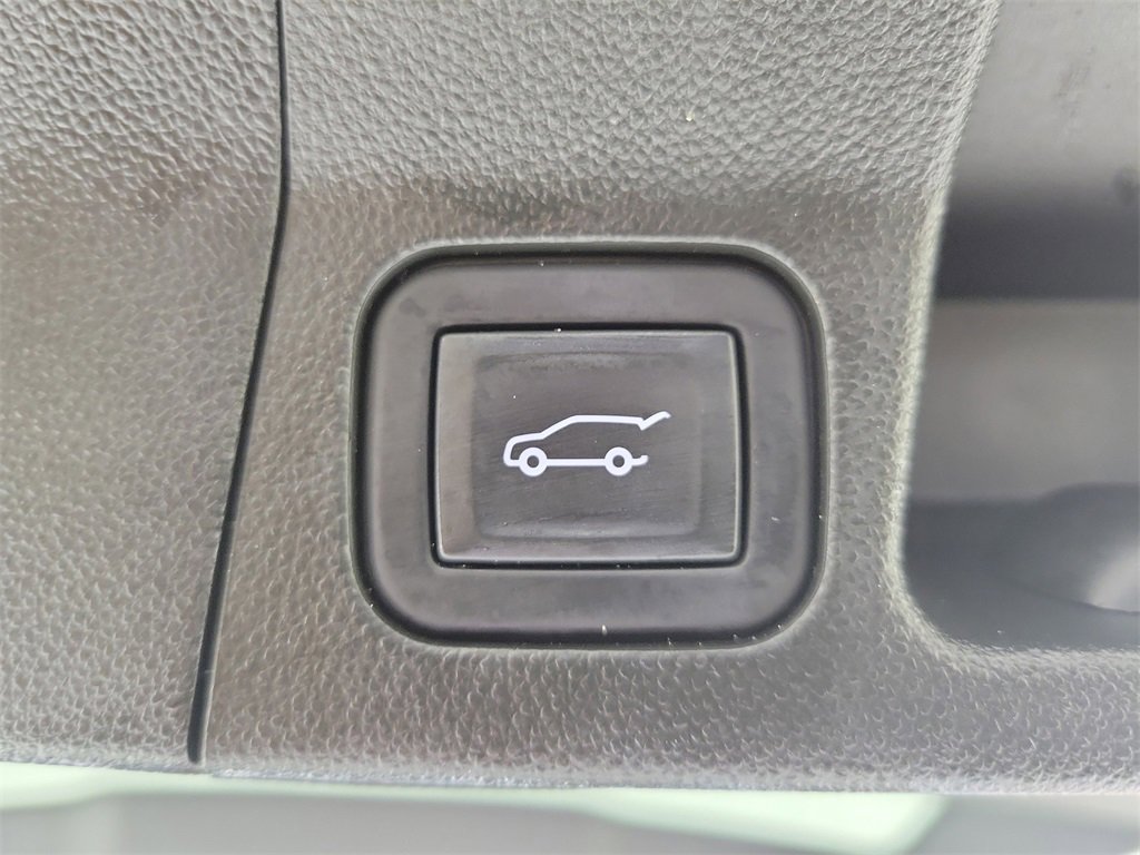 Used 2023 GMC Acadia SLT image 8