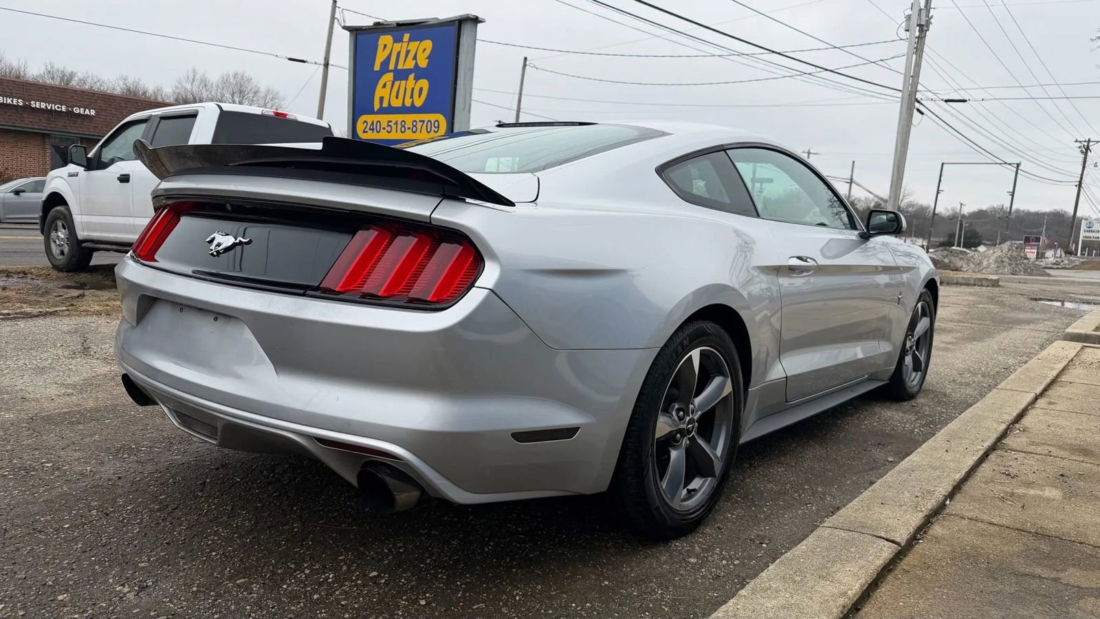 Used 2016 Ford Mustang Coupe image 6