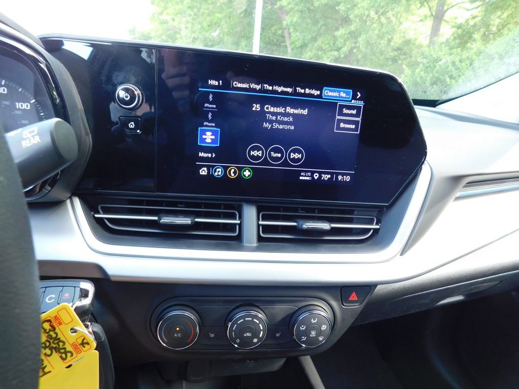 Certified 2025 Chevrolet Trax LS w/ LS Convenience Package FWD image 9