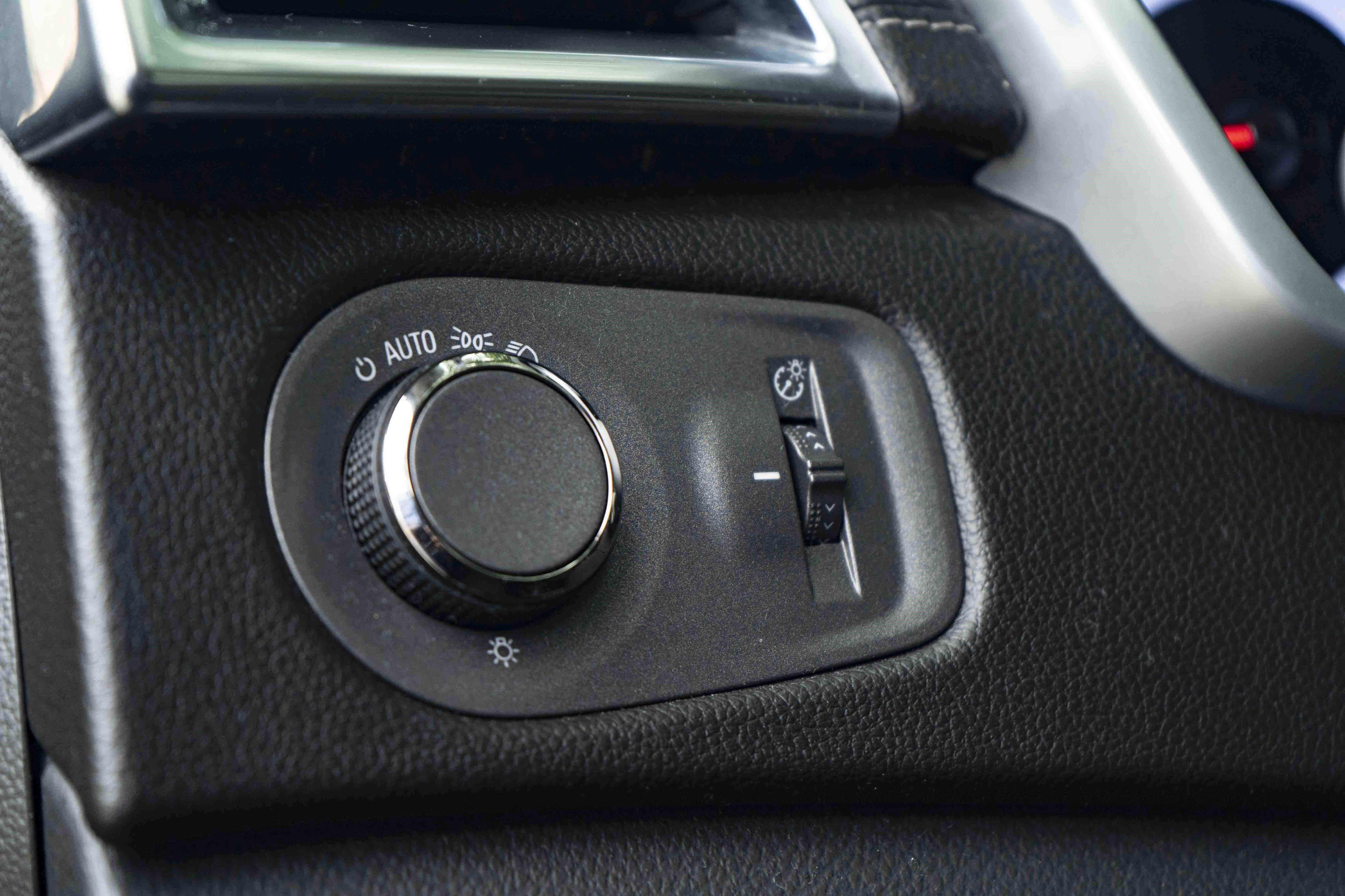Used 2012 Cadillac SRX Luxury FWD image 43