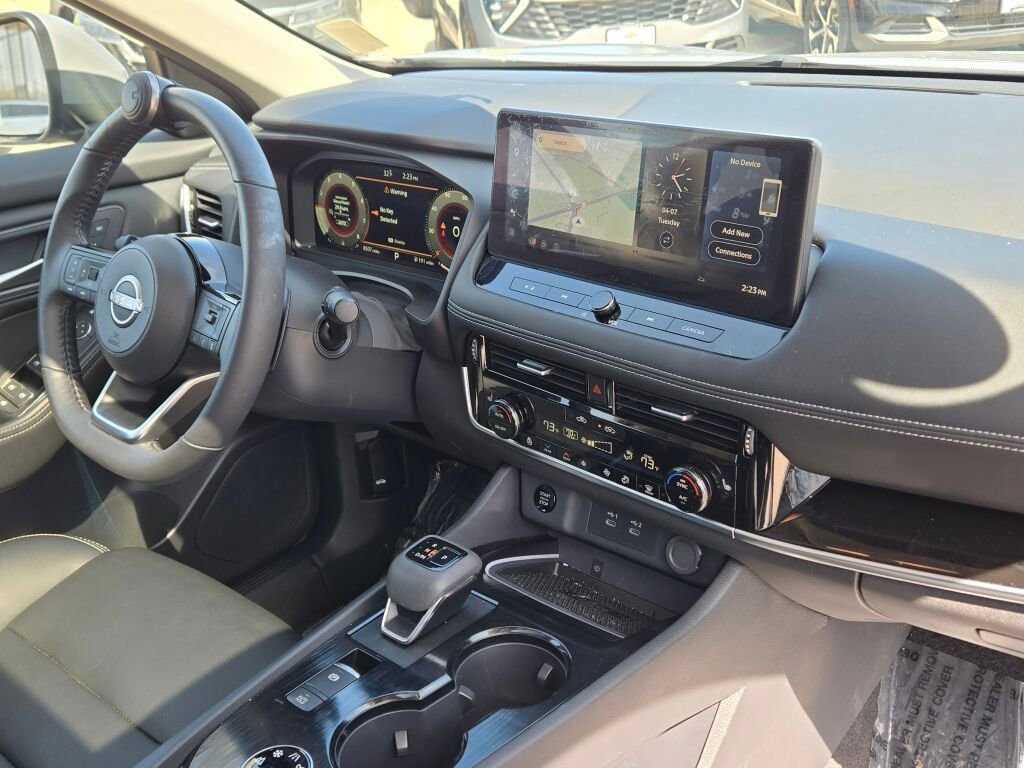 Used 2024 Nissan Rogue SL w/ SL Premium Package image 6