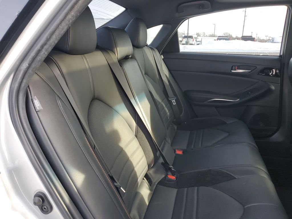 Used 2022 Toyota Avalon XSE image 27