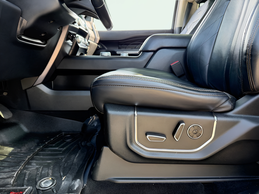 Used 2019 Ford Expedition Max Platinum AWD/4WD image 19
