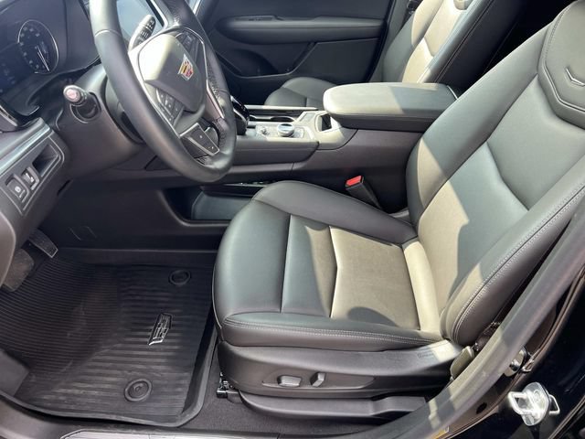 Certified 2025 Cadillac XT5 Luxury w/ LPO, Floor Liner Package FWD image 17