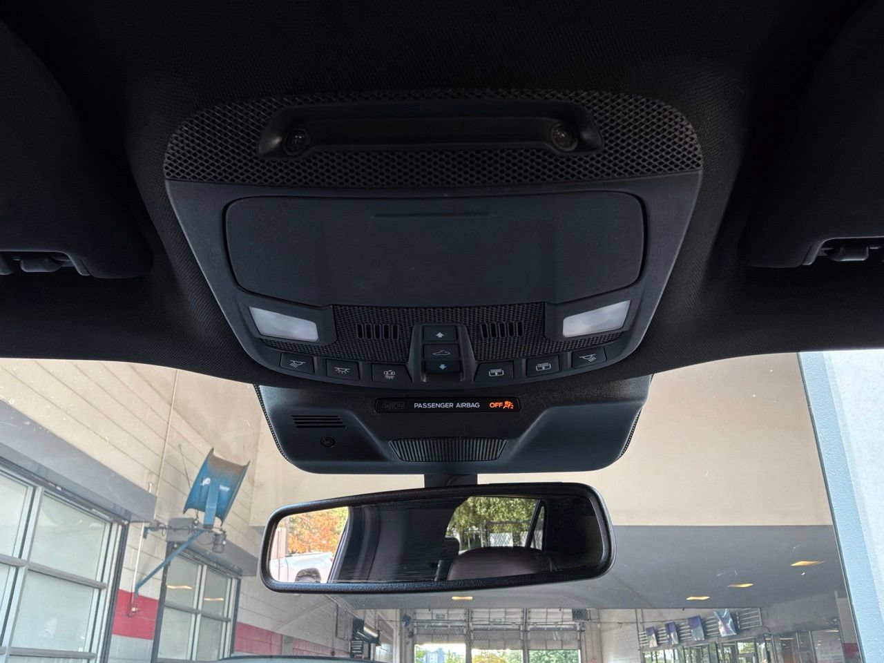 Used 2024 Ford Expedition Limited AWD/4WD image 18