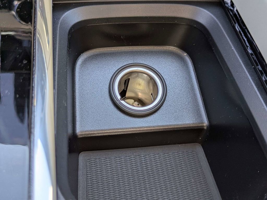 Used 2026 Volvo XC60 B5 Ultra w/ Protection Package Premier AWD/4WD image 25