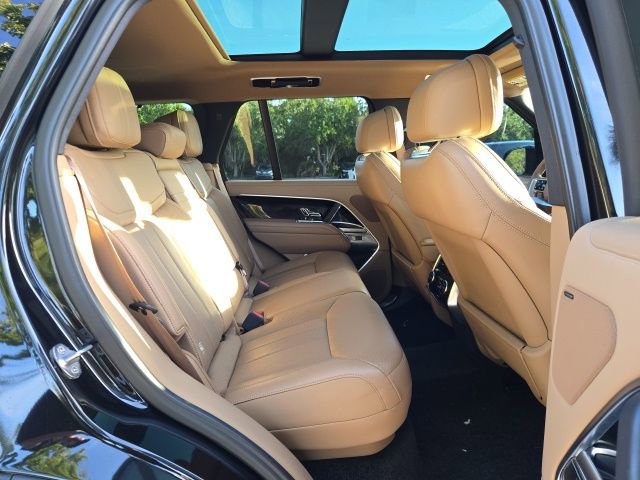Used 2023 Land Rover Range Rover SE AWD/4WD image 8