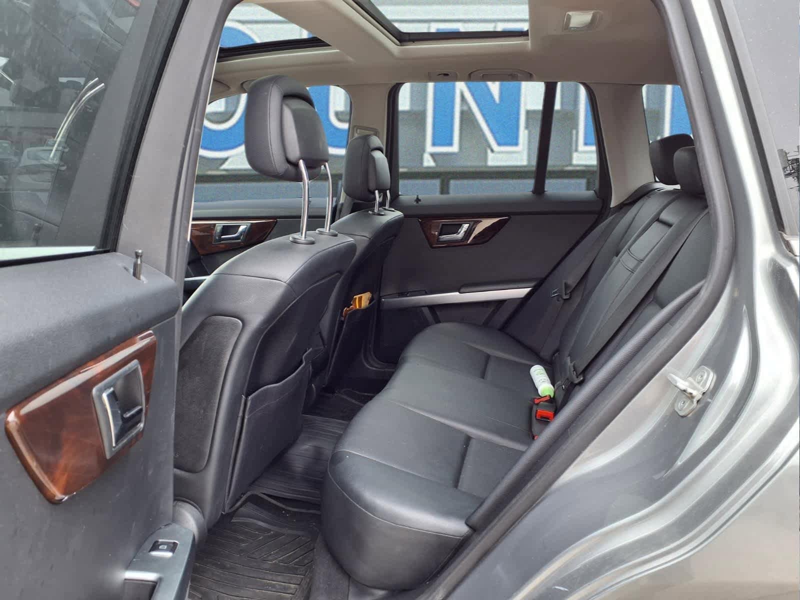 Used 2011 Mercedes-Benz GLK 350 4MATIC image 9