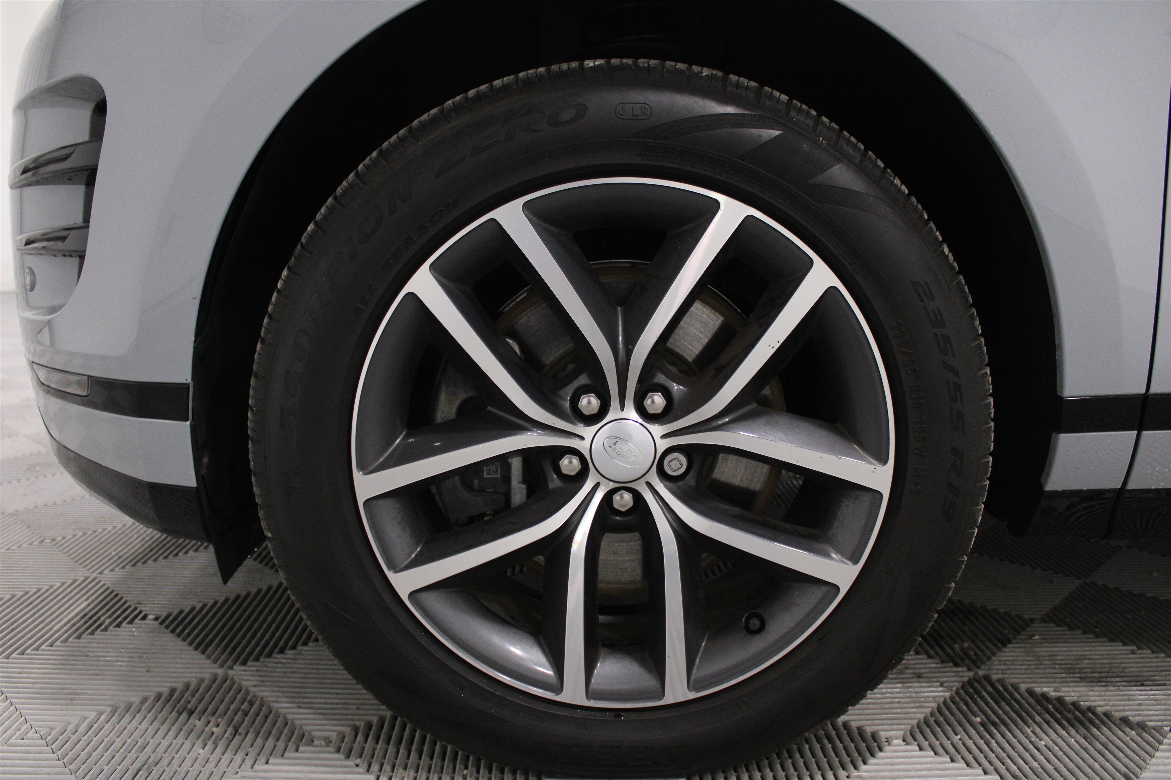 Used 2024 Land Rover Range Rover Evoque Dynamic SE image 31