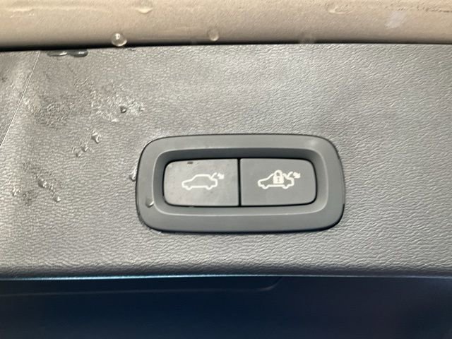 Used 2024 Volvo XC40 B5 Plus w/ Protection Package Premier image 20