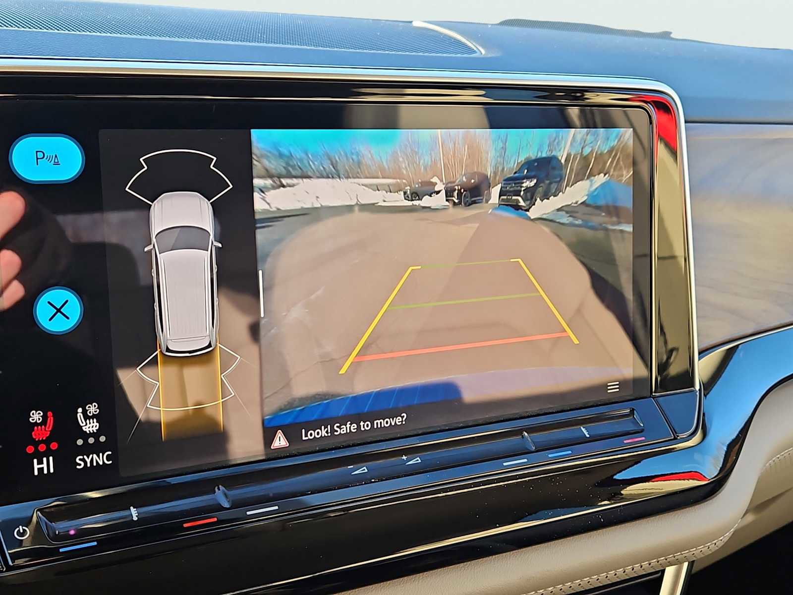 Certified 2025 Volkswagen Atlas SE image 15