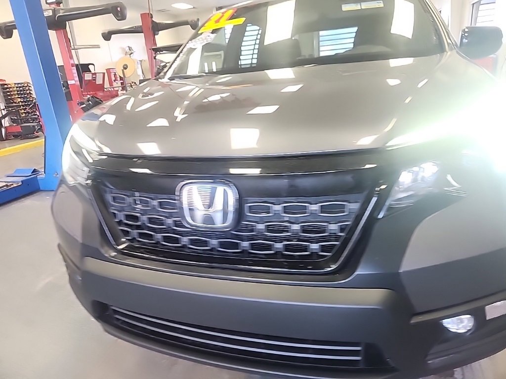 Used 2021 Honda Passport Sport image 3