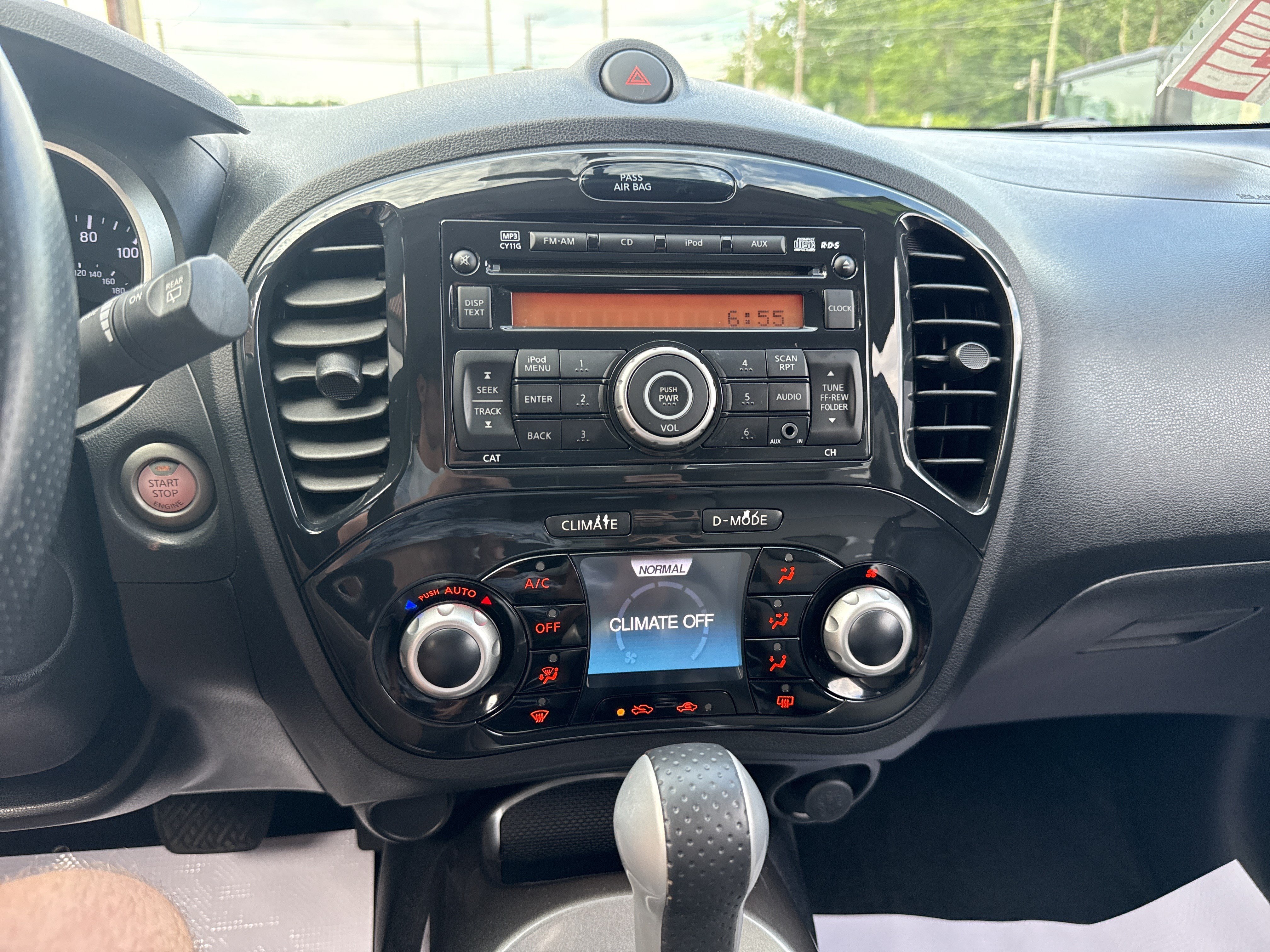 Used 2013 Nissan Juke SV AWD/4WD image 25