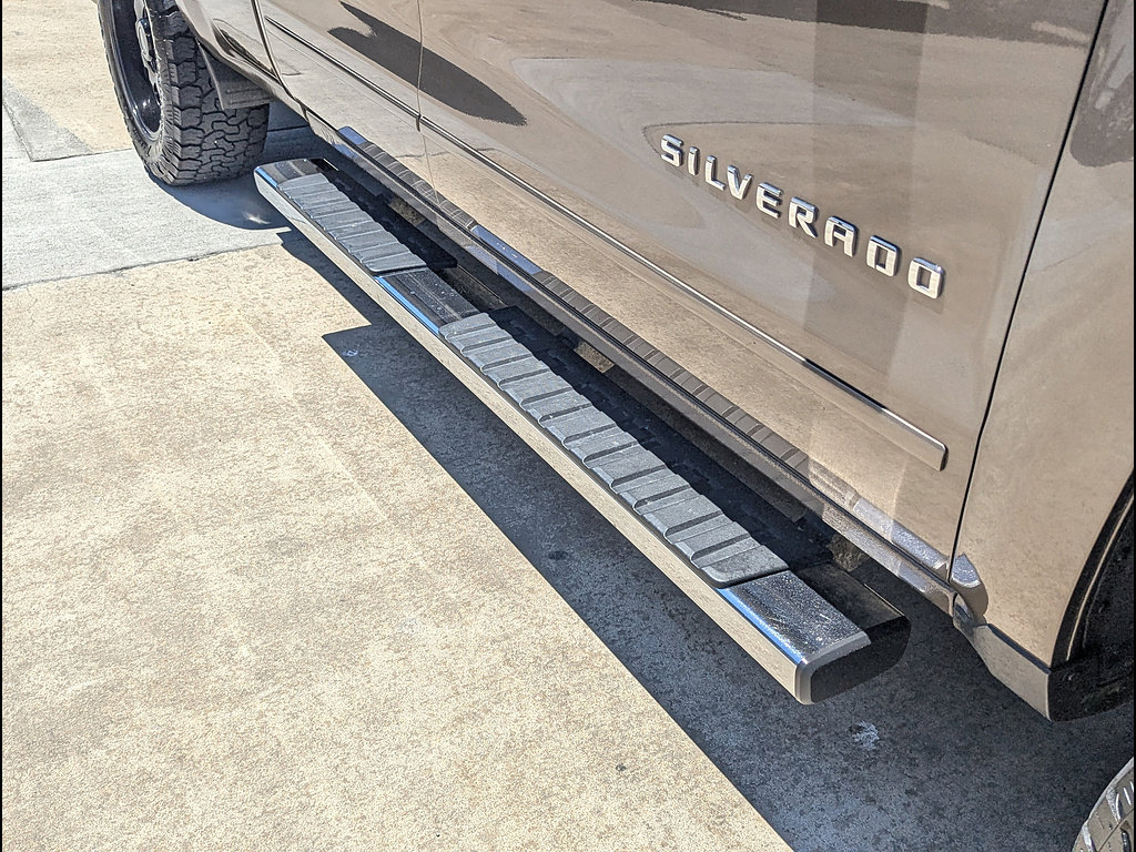 Used 2015 Chevrolet Silverado 1500 LT w/ LT Convenience Package AWD/4WD image 13