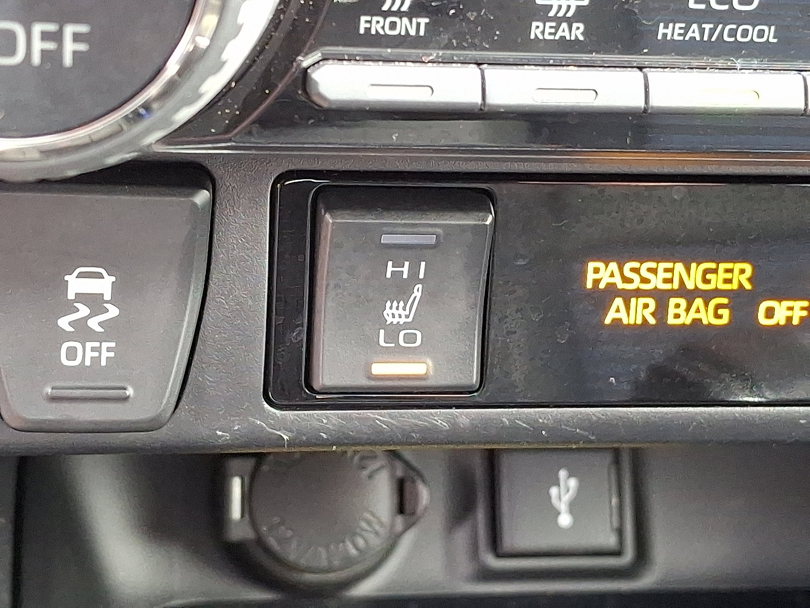 Used 2020 Toyota RAV4 XSE image 25