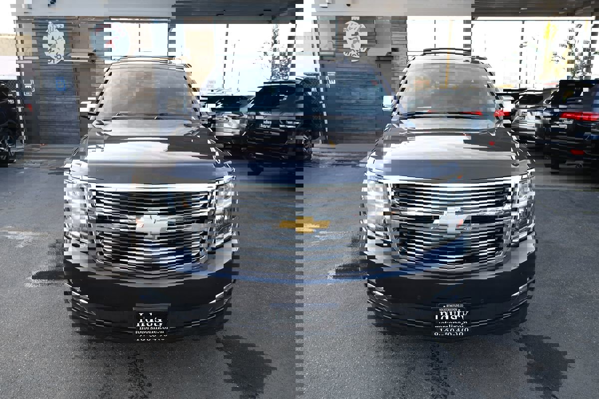 Used 2018 Chevrolet Suburban Premier image 3