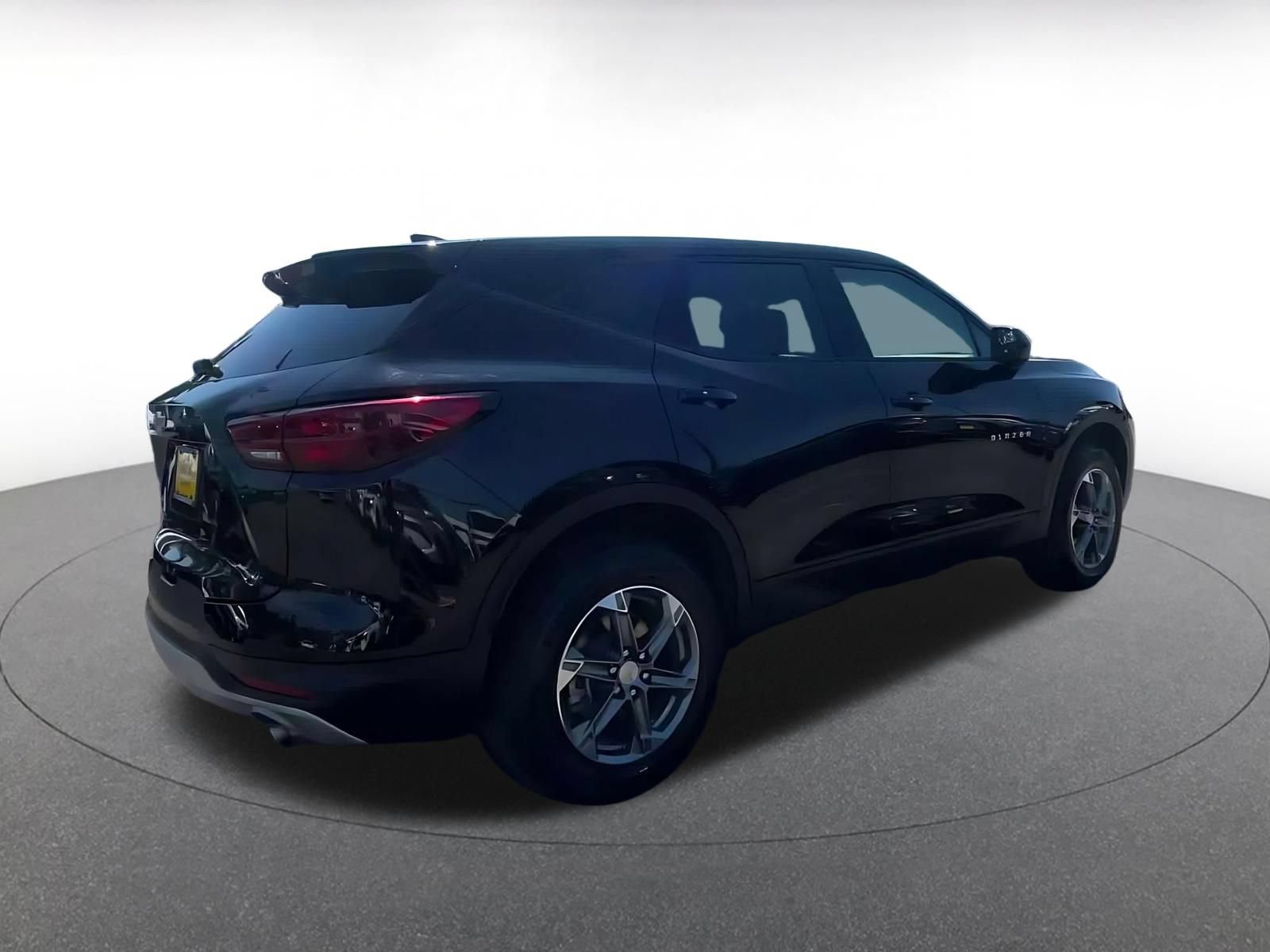 Used 2025 Chevrolet Blazer LT FWD image 13