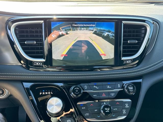 New 2026 Chrysler Pacifica Select image 18