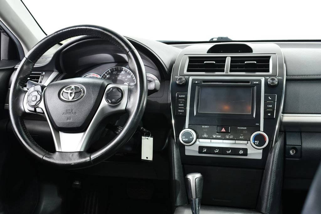 Used 2012 Toyota Camry SE FWD image 8