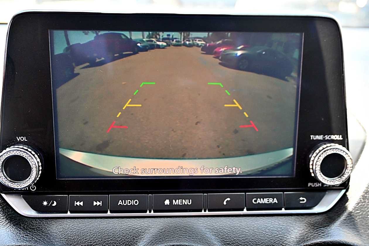 Used 2020 Nissan Sentra SV w/ Electronics Package FWD image 23