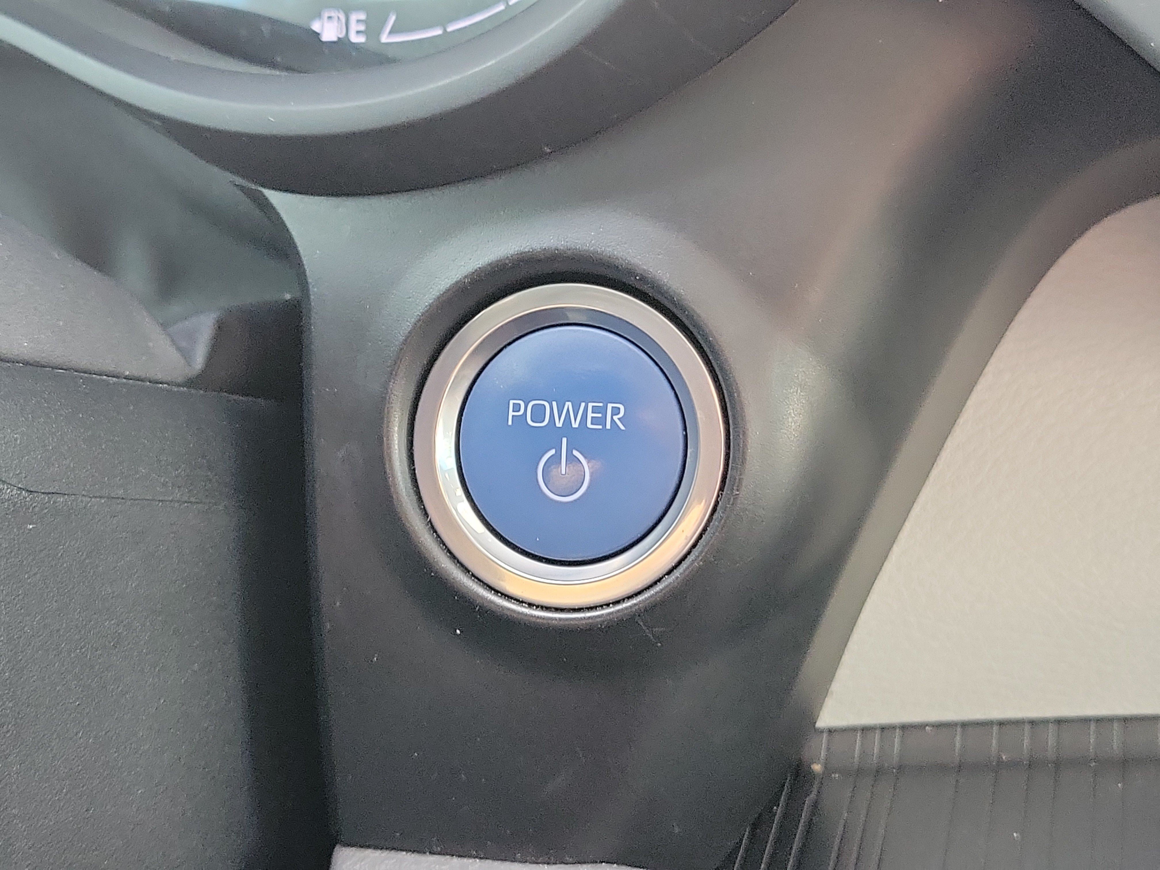 Used 2022 Toyota Sienna XSE FWD image 32