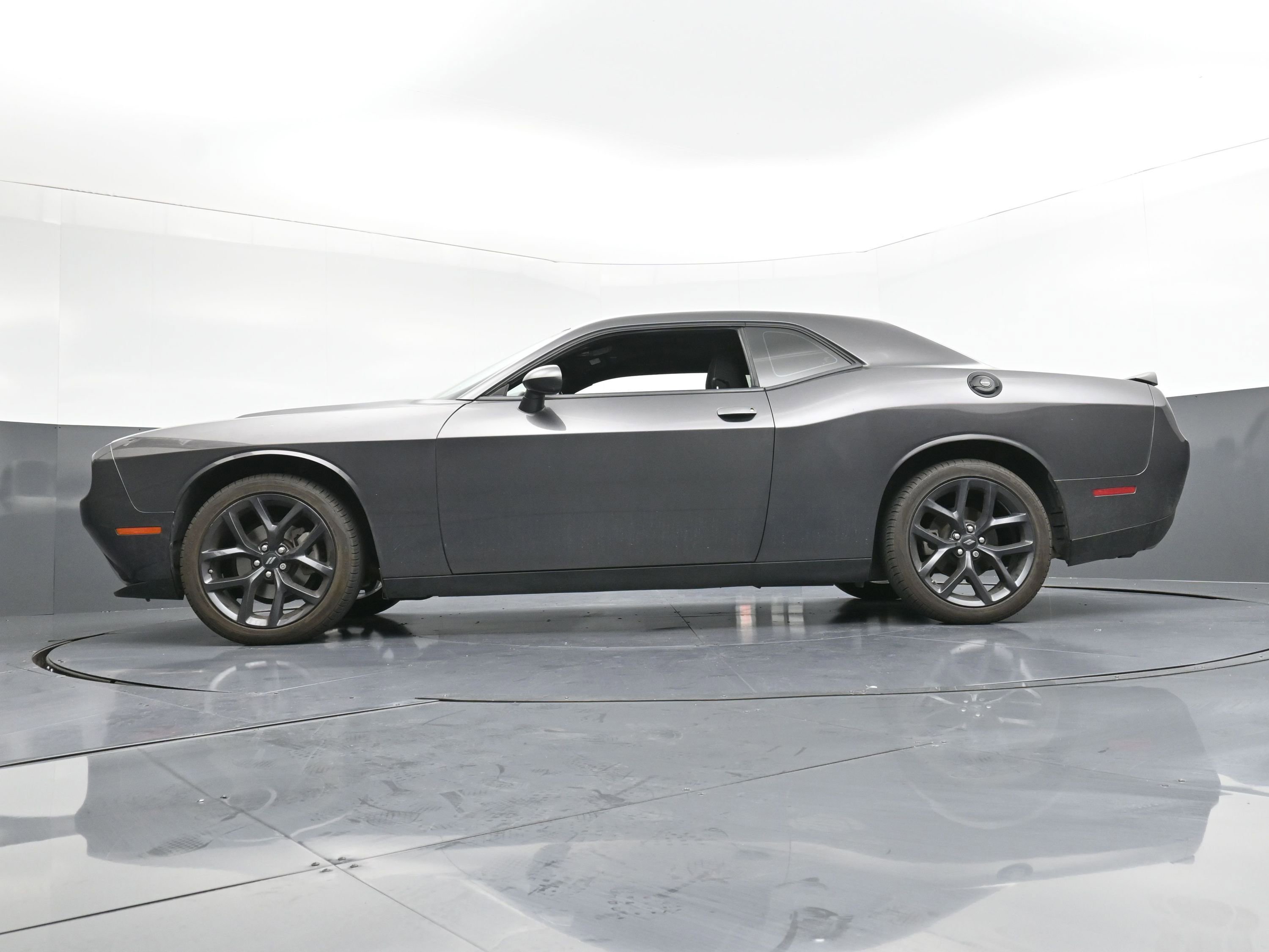 Used 2023 Dodge Challenger SXT w/ Blacktop Package image 23