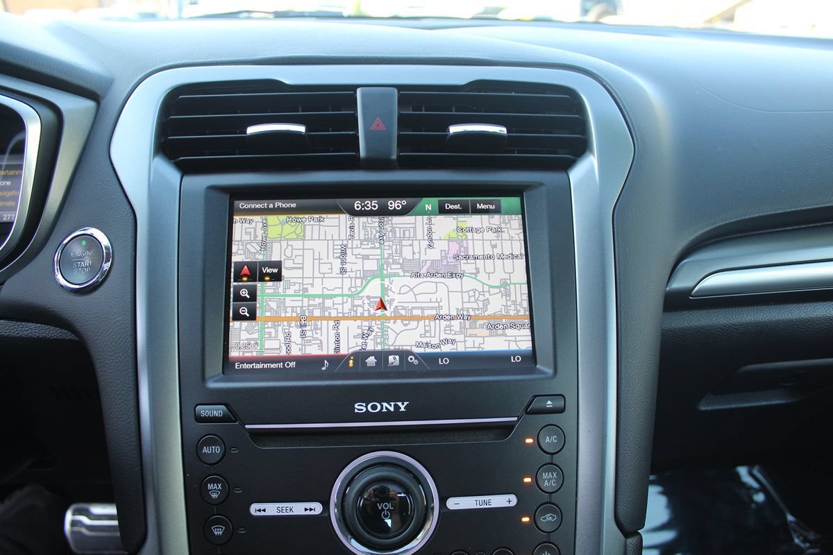 Used 2016 Ford Fusion Energi Titanium FWD image 30