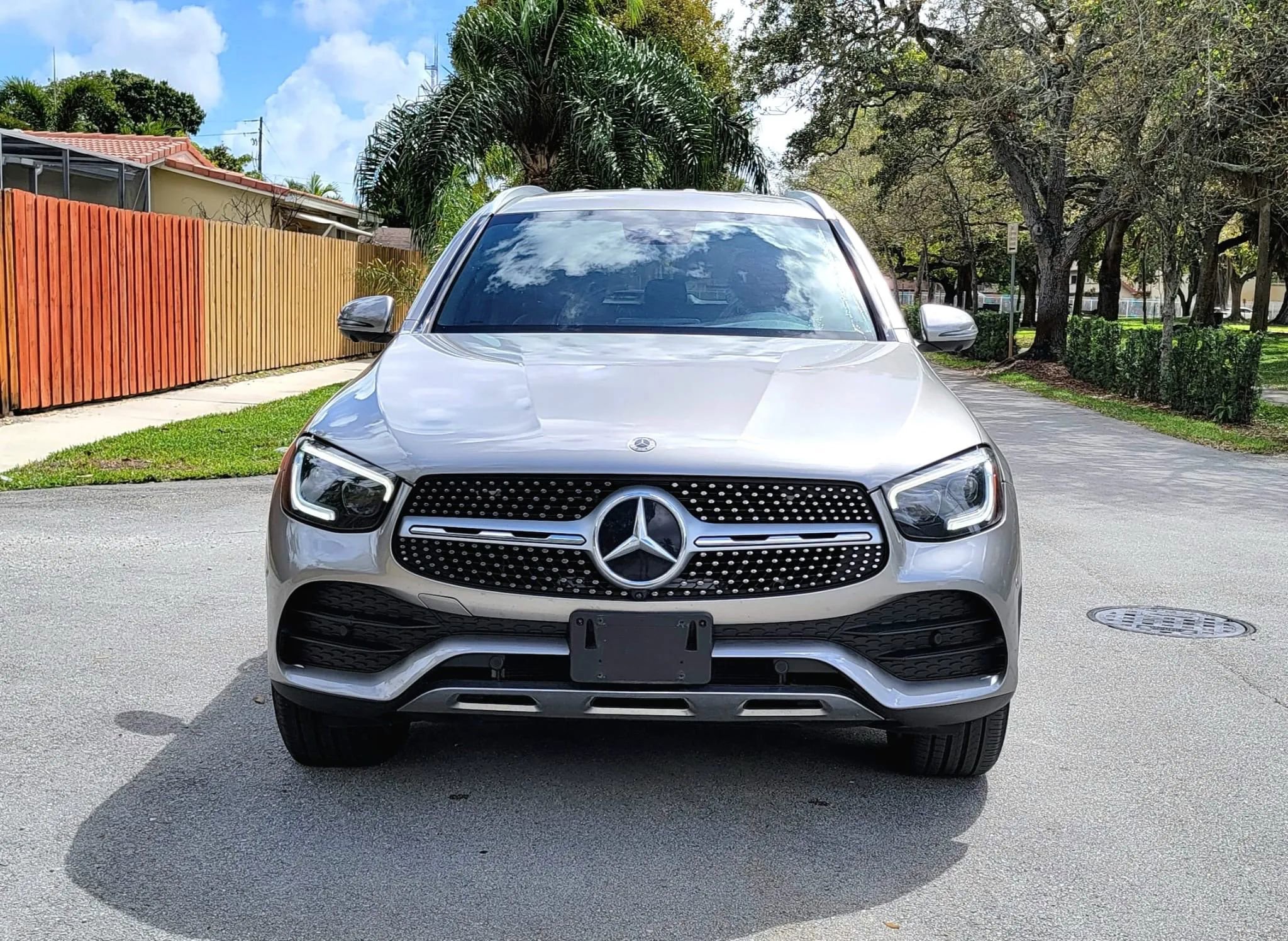 Used 2022 Mercedes-Benz GLC 300 4MATIC w/ AMG Line image 2