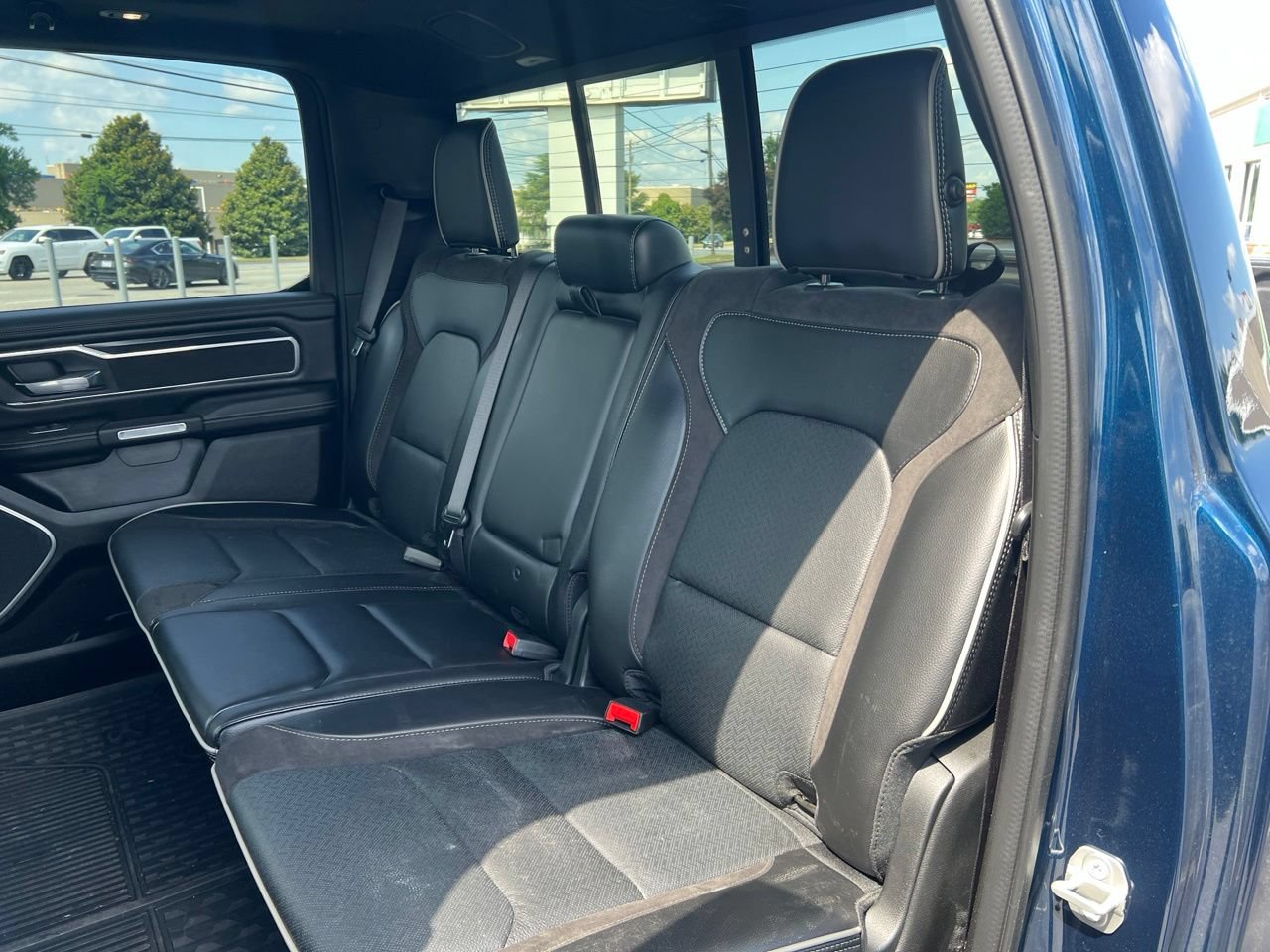 Used 2023 RAM 1500 Laramie AWD/4WD image 21