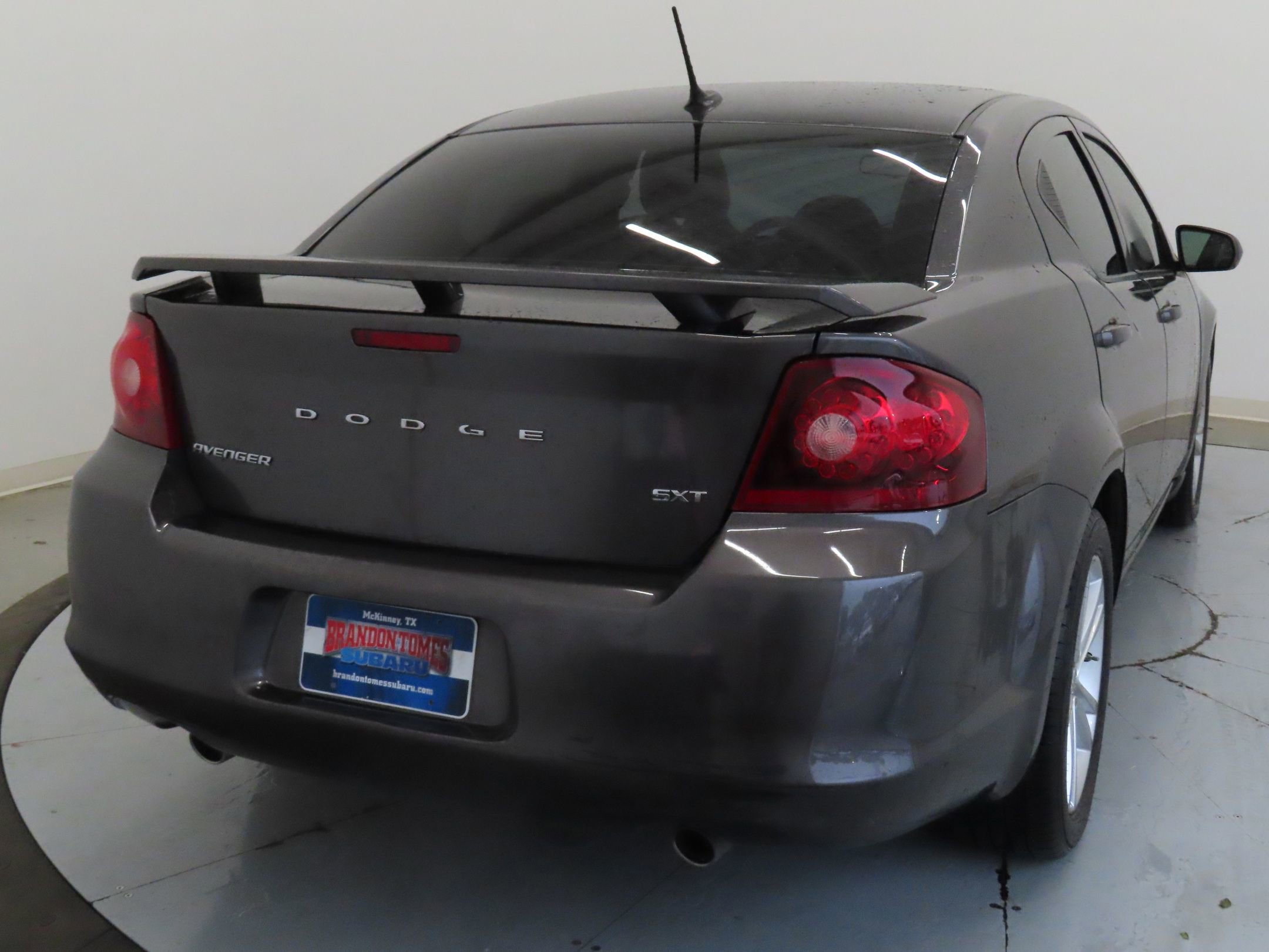 Used 2014 Dodge Avenger SXT w/ Rallye Appearance Group FWD image 3