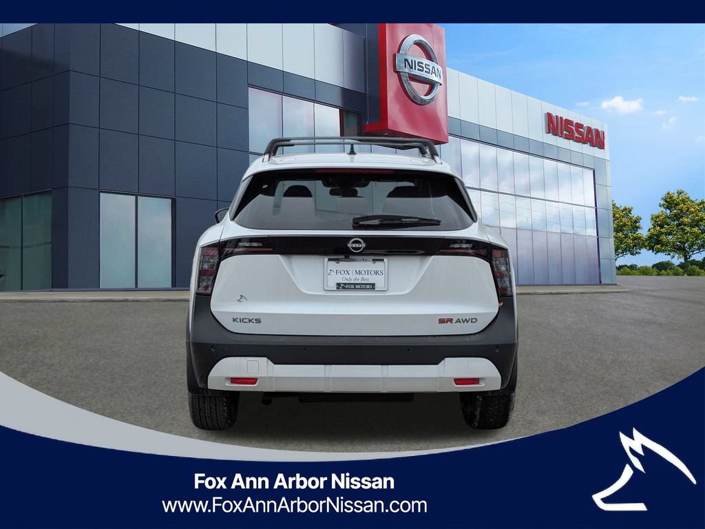 Used 2026 Nissan Kicks SR w/ SR Premium Package AWD/4WD image 4