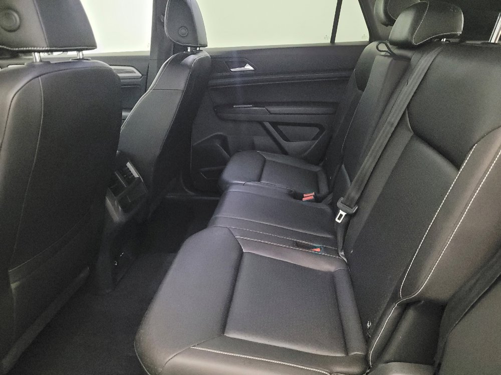 Used 2020 Volkswagen Atlas Cross Sport SE w/ Panoramic Sunroof Package image 18