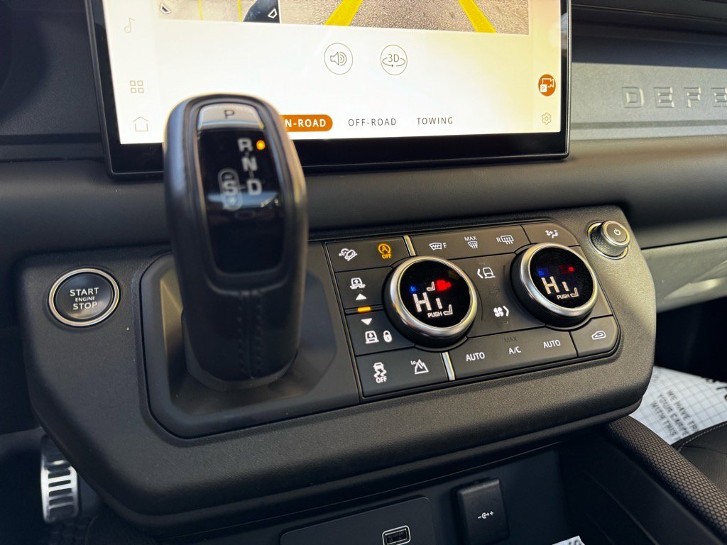 Used 2024 Land Rover Defender 110 V8 image 16