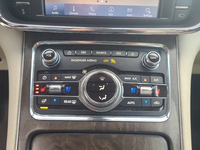 Used 2020 Lincoln Continental Reserve w/ Luxury Package image 28