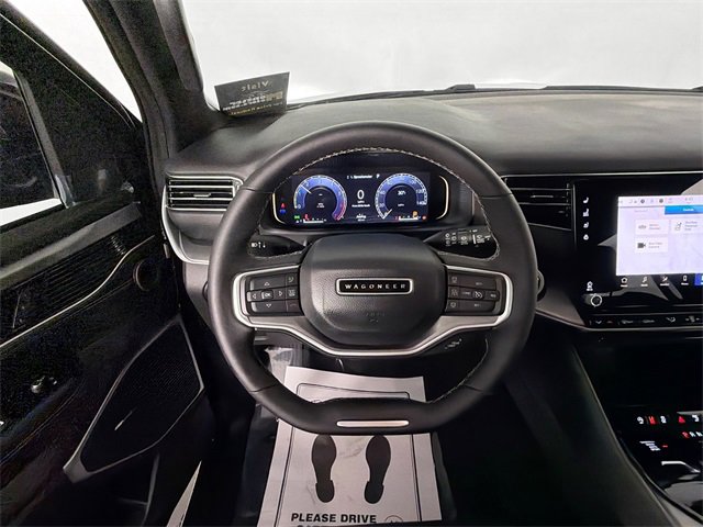 Used 2025 Jeep Wagoneer 4WD image 11