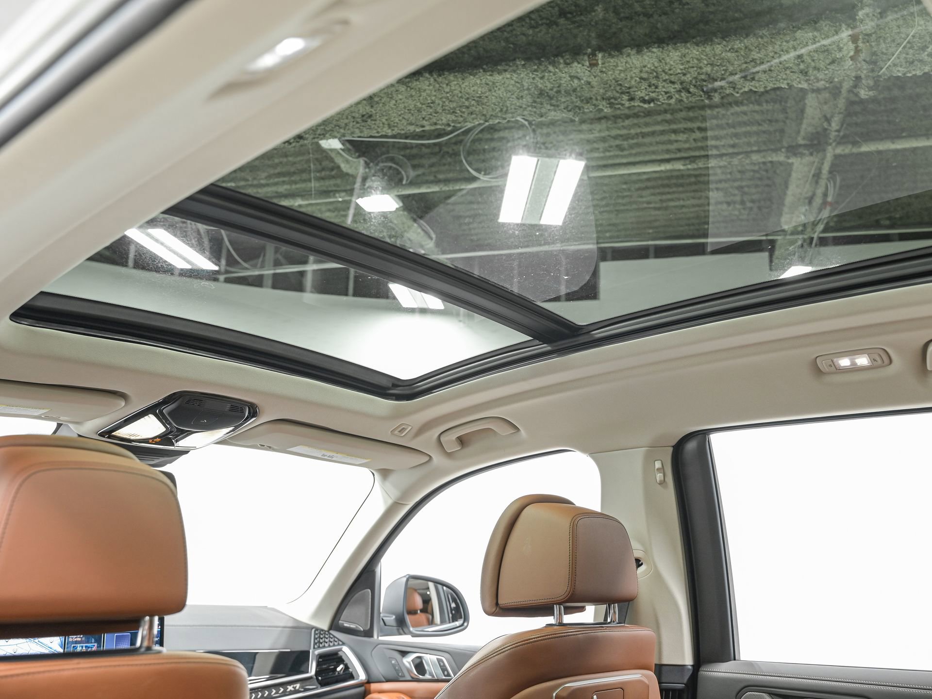 Used 2023 BMW X7 xDrive40i w/ Premium Package image 25