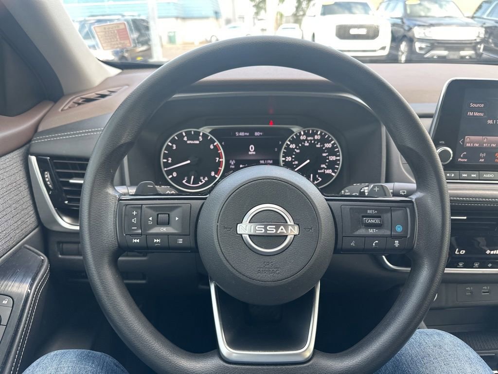 Used 2022 Nissan Rogue SV image 13