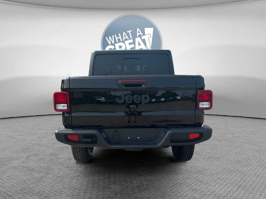 New 2025 Jeep Gladiator Sport image 4