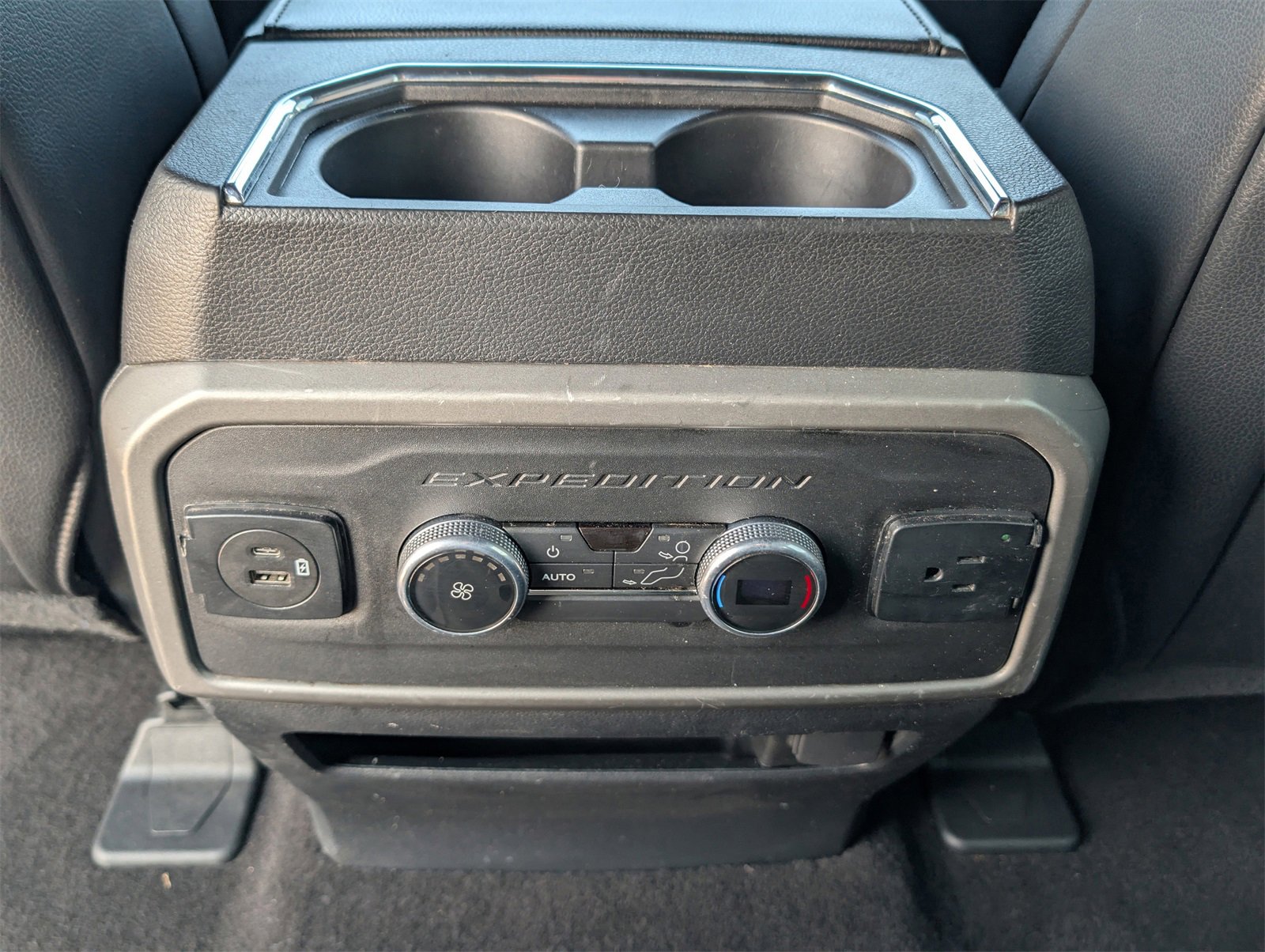 Used 2021 Ford Expedition XLT image 30