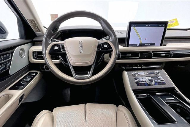 Used 2020 Lincoln Aviator Reserve w/ Equipment Group 202A image 4