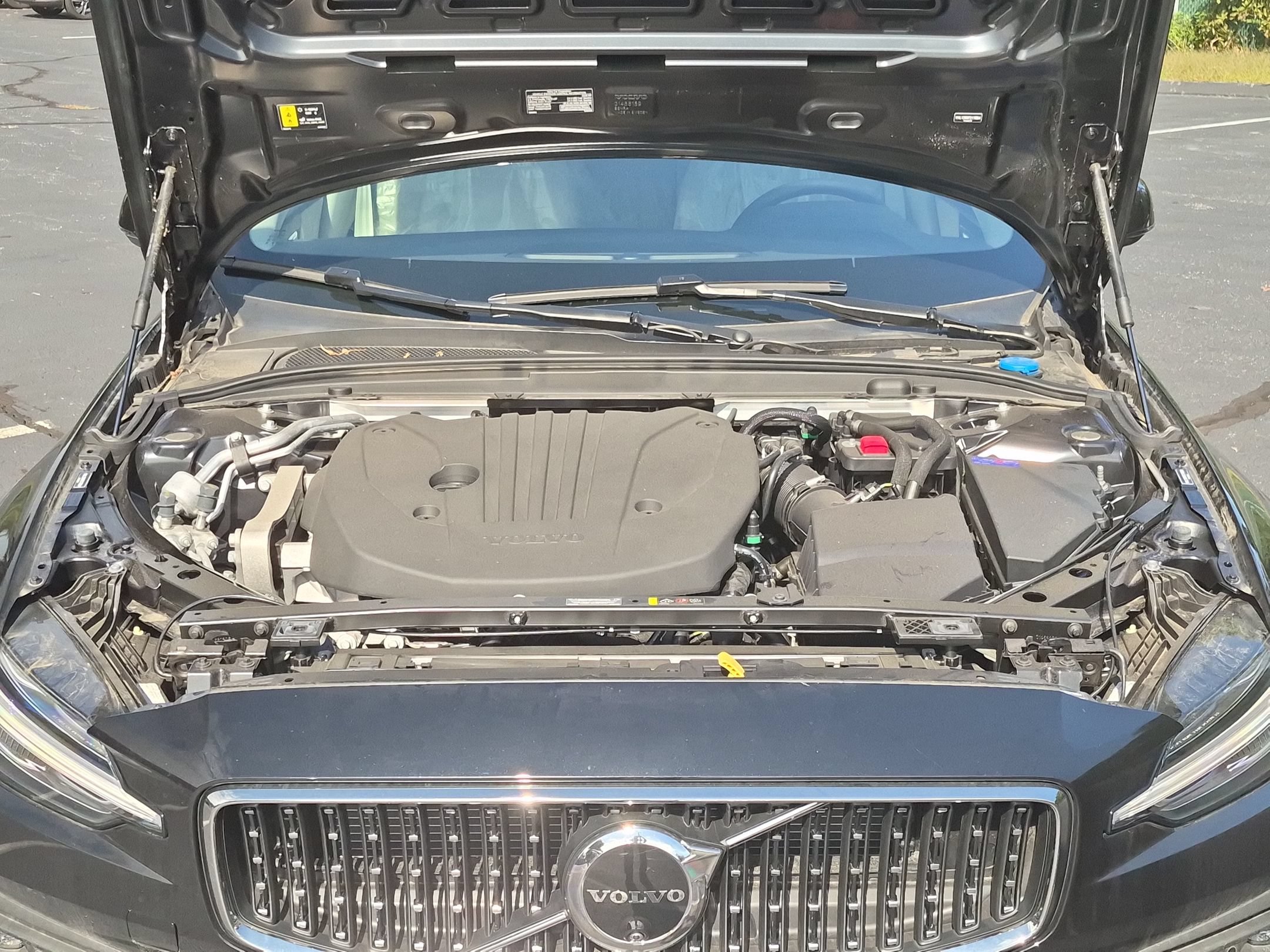 New 2026 Volvo V60 B5 Cross Country Plus w/ Climate Package AWD/4WD image 24