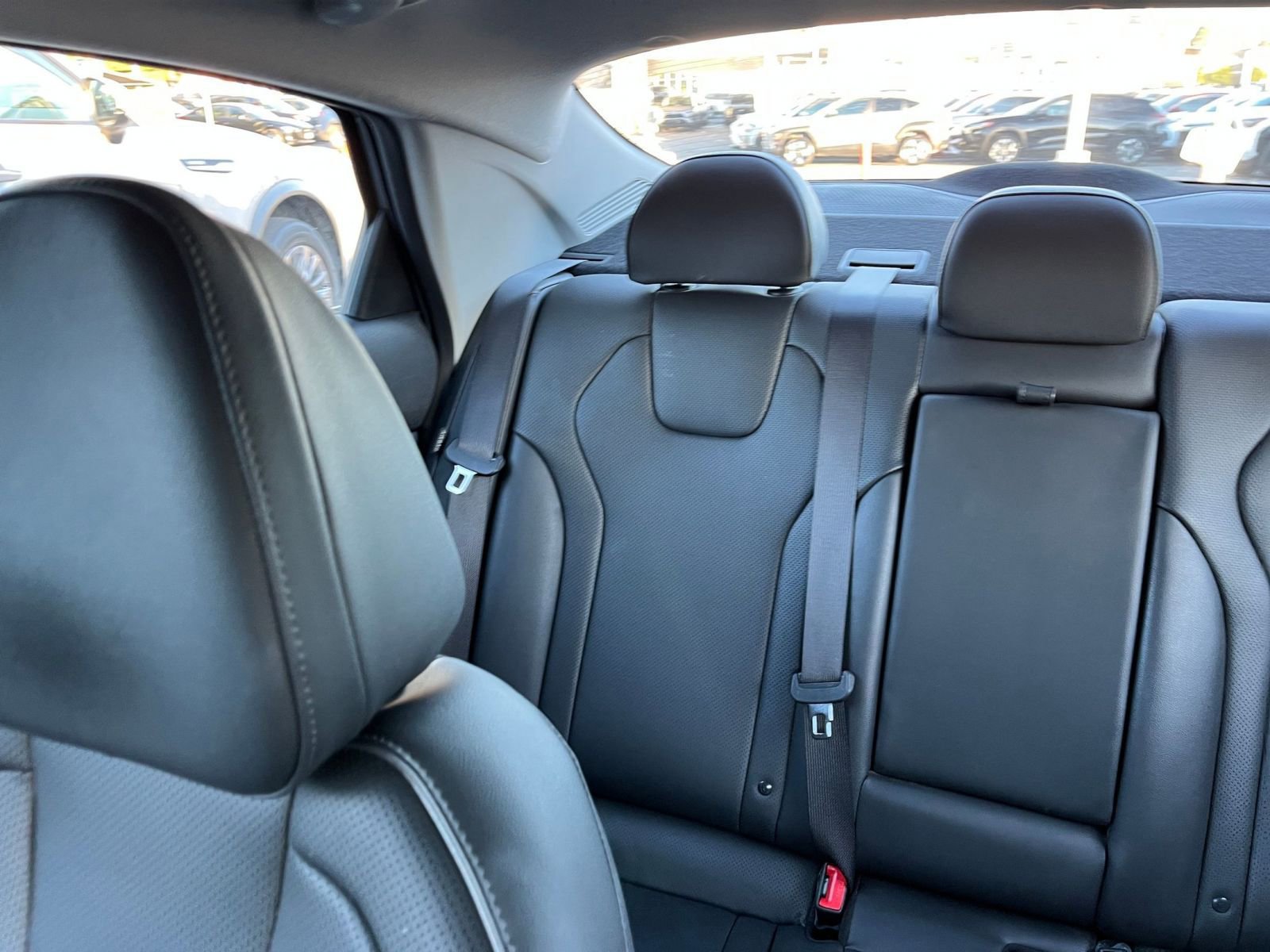 Used 2025 Hyundai Elantra Limited image 40