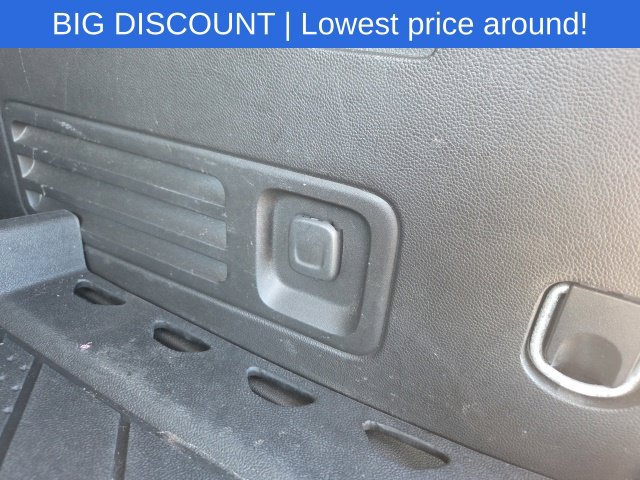 Used 2020 Chevrolet Traverse RS w/ LPO, Floor Liner Package FWD image 14