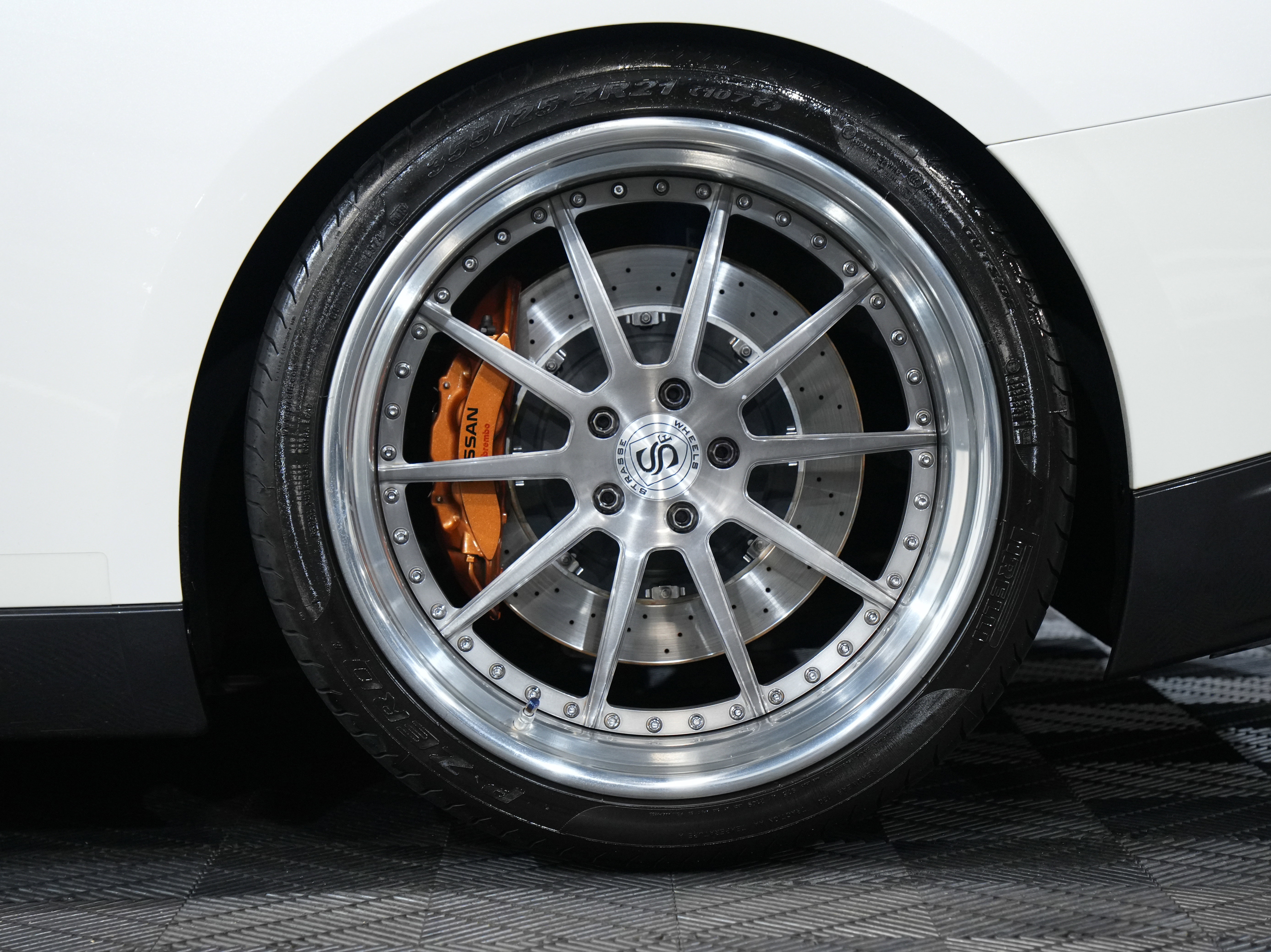 Used 2015 Nissan GT-R Black Edition image 54