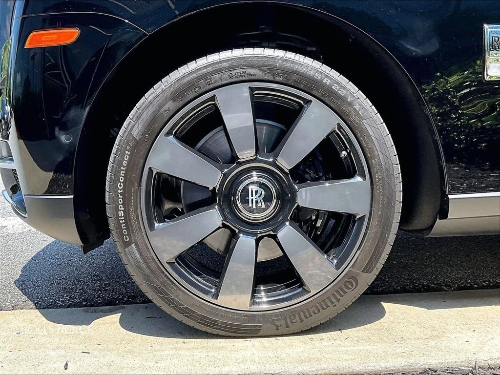 Certified 2023 Rolls-Royce Cullinan AWD/4WD image 9