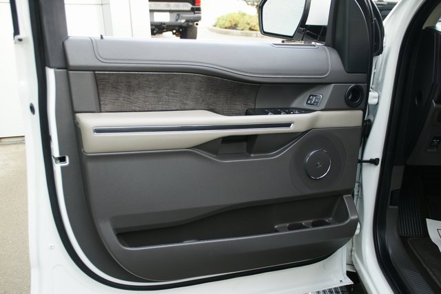 Used 2021 Ford Expedition Max Limited image 14