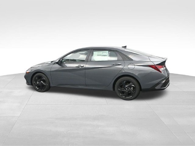 New 2026 Hyundai Elantra SEL Sport FWD image 5