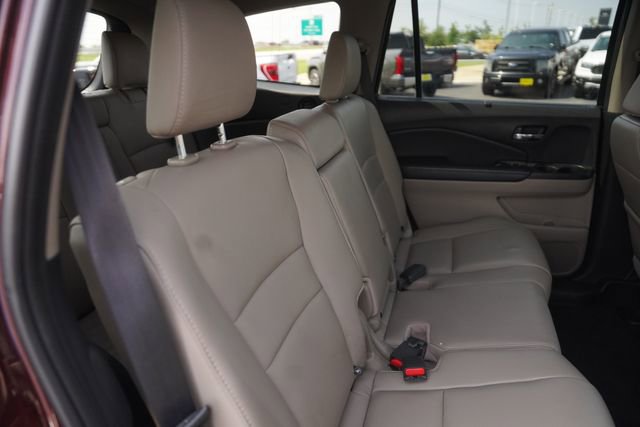 Used 2017 Honda Pilot Touring image 19