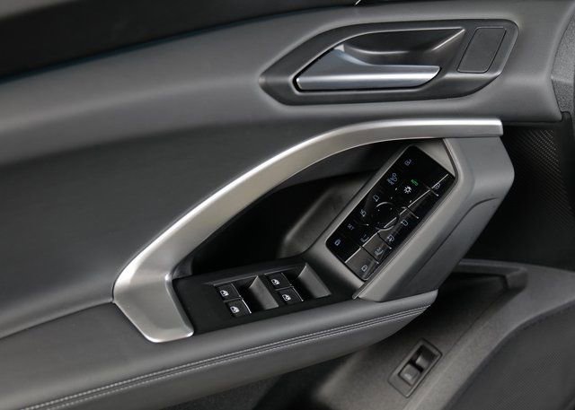 Certified 2025 Audi Q5 Premium Plus w/ Premium Plus image 26