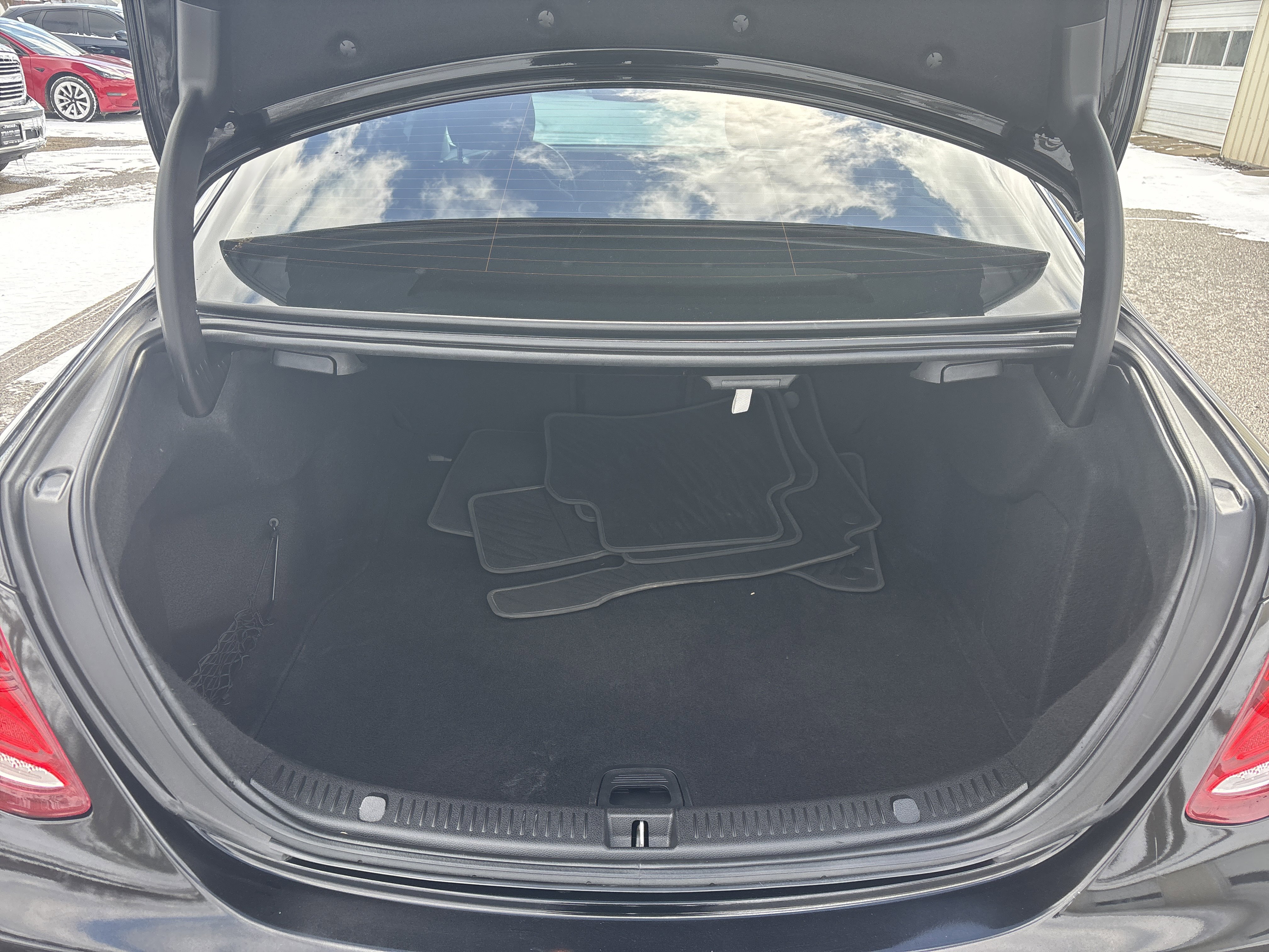 Used 2018 Mercedes-Benz E 300 4MATIC image 7